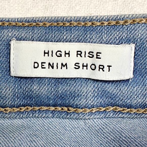 Frayed High Rise Junior Light Wash Denim Shorts Size 10/30 NWT - Picture 7 of 8